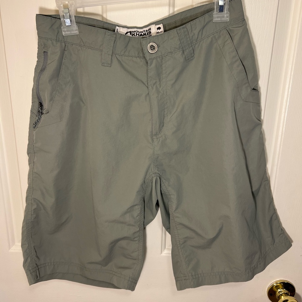 Mountain Khakis Relaxed Fit Equatorial Shorts. Size 30x11